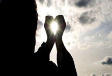 NG体育:“抢七”女王!郑钦文开局连得5分+轰出再见ACE.